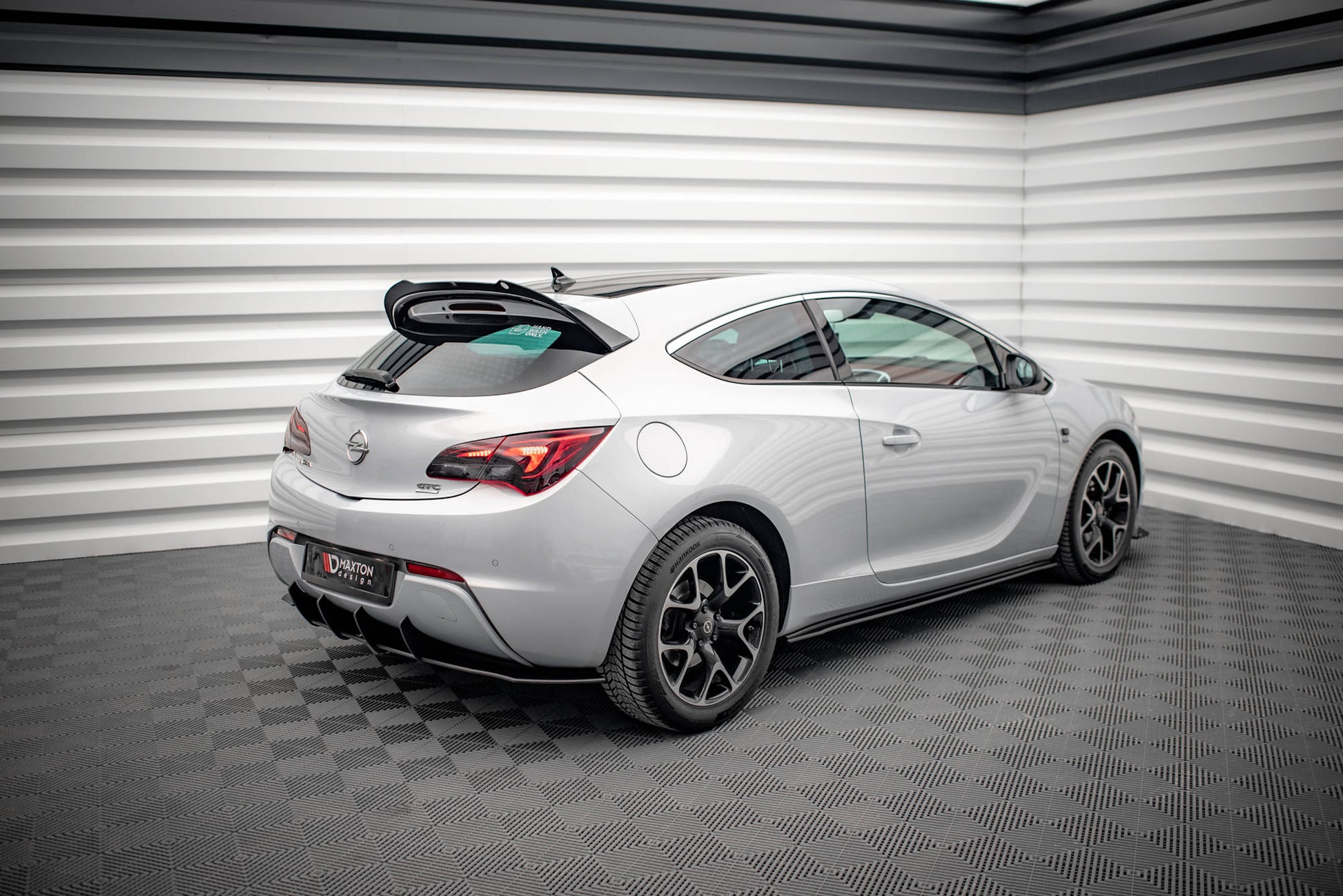 Maxton Street Pro Heckschürze für Opel Astra GTC OPC-Line J