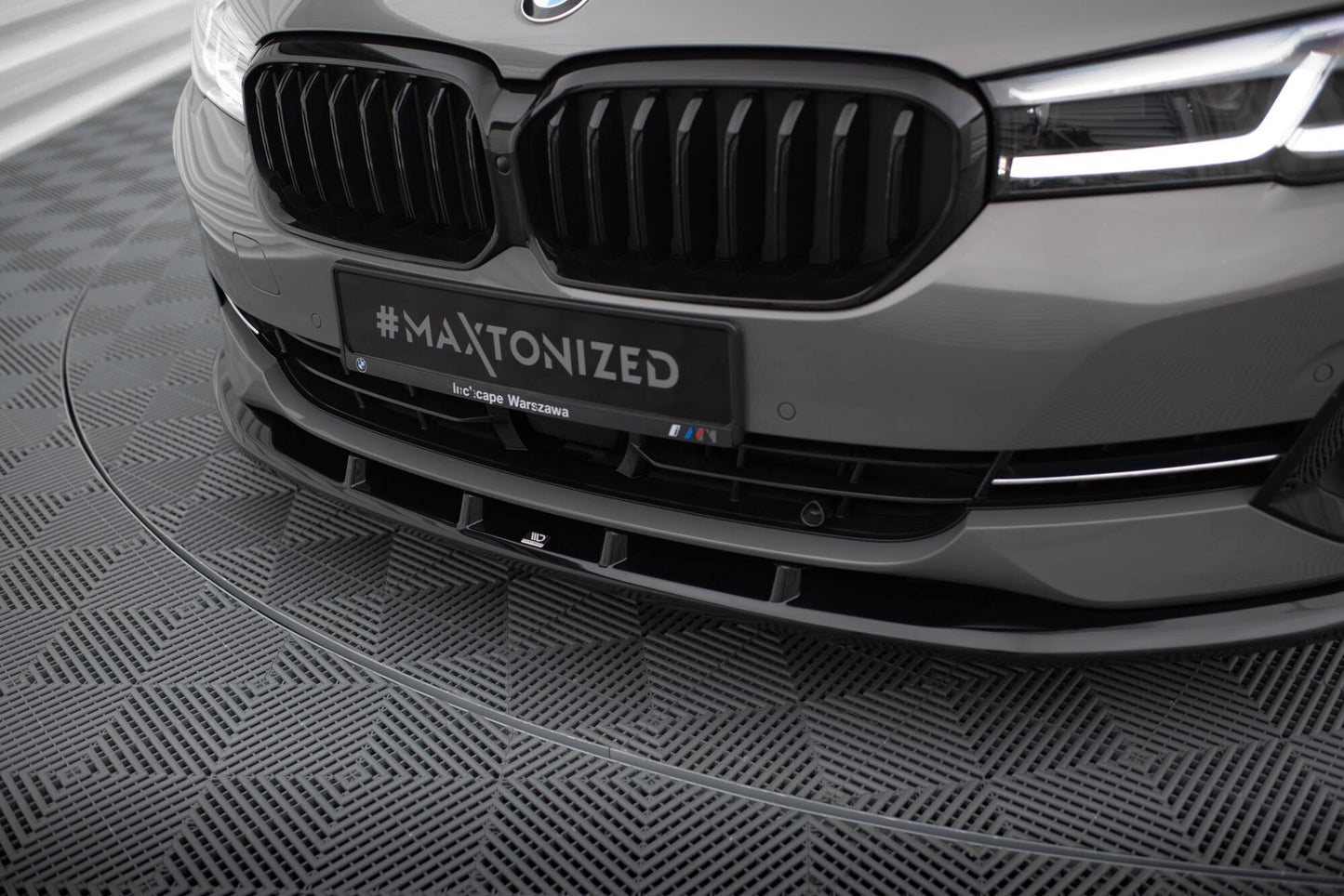 Maxton Front Ansatz V.1 für BMW 5er G30 / G31 Facelift schwarz Hochglanz