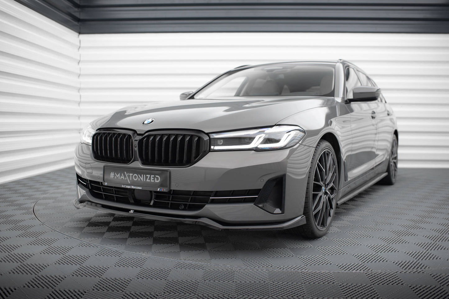 Maxton Front Ansatz V.2 für BMW 5er G30 / G31 Facelift schwarz Hochglanz