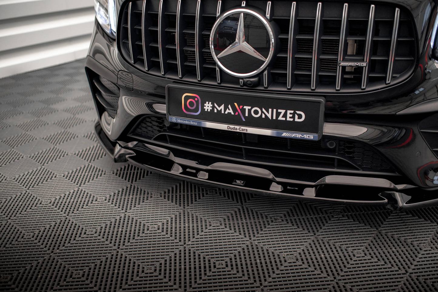 Maxton Front Ansatz V.1 für Mercedes-AMG GLB 35 X247 schwarz Hochglanz