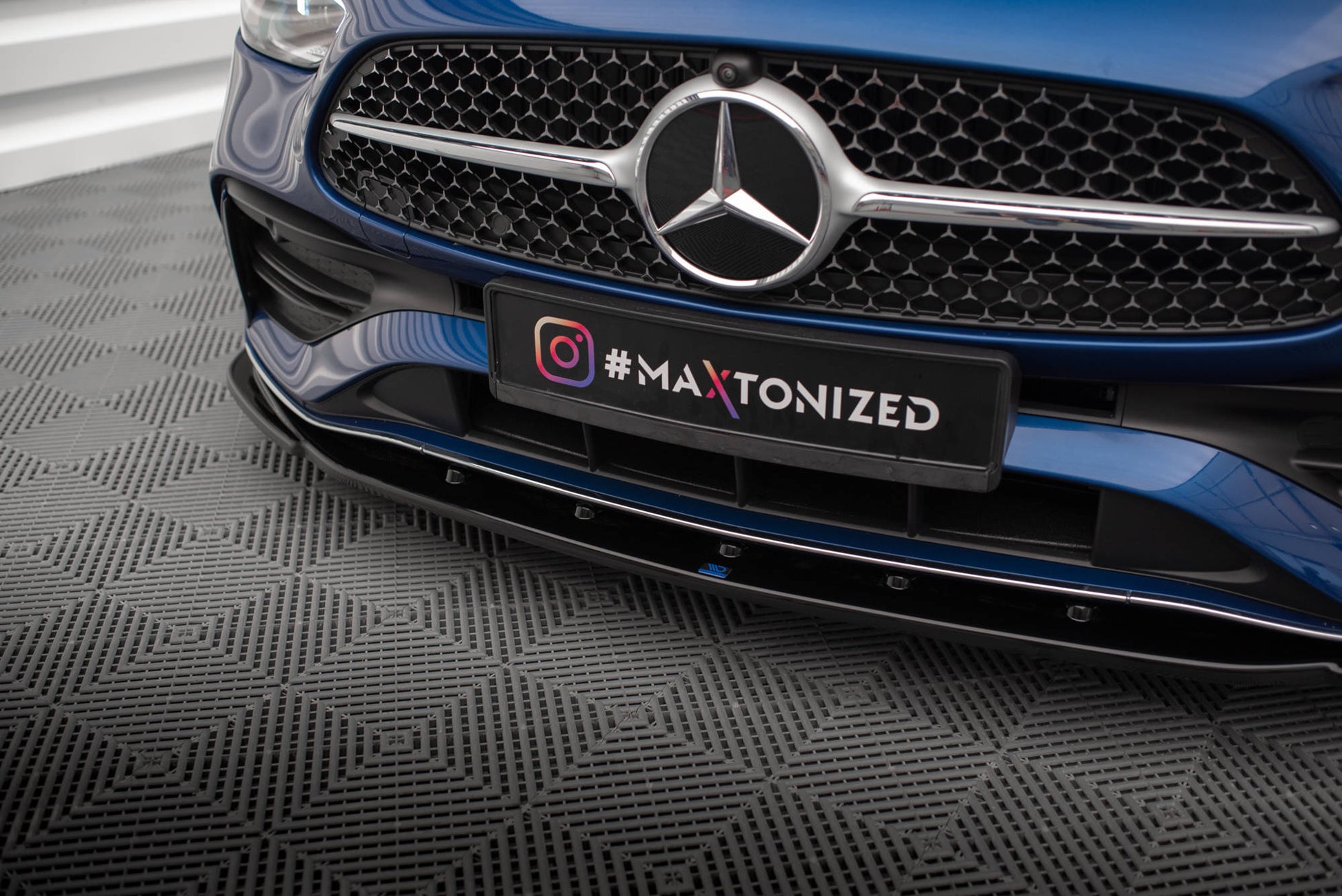 Maxton Front Ansatz V.2 für Mercedes-Benz C AMG-Line / 43 AMG W206 schwarz Hochglanz