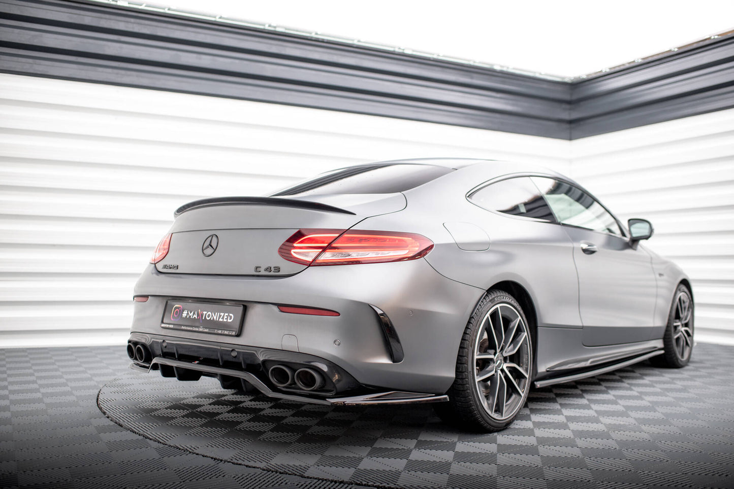 Maxton Mittlerer Diffusor Heck Ansatz DTM Look für Mercedes-AMG C43 Coupe C205 Facelift schwarz Hochglanz