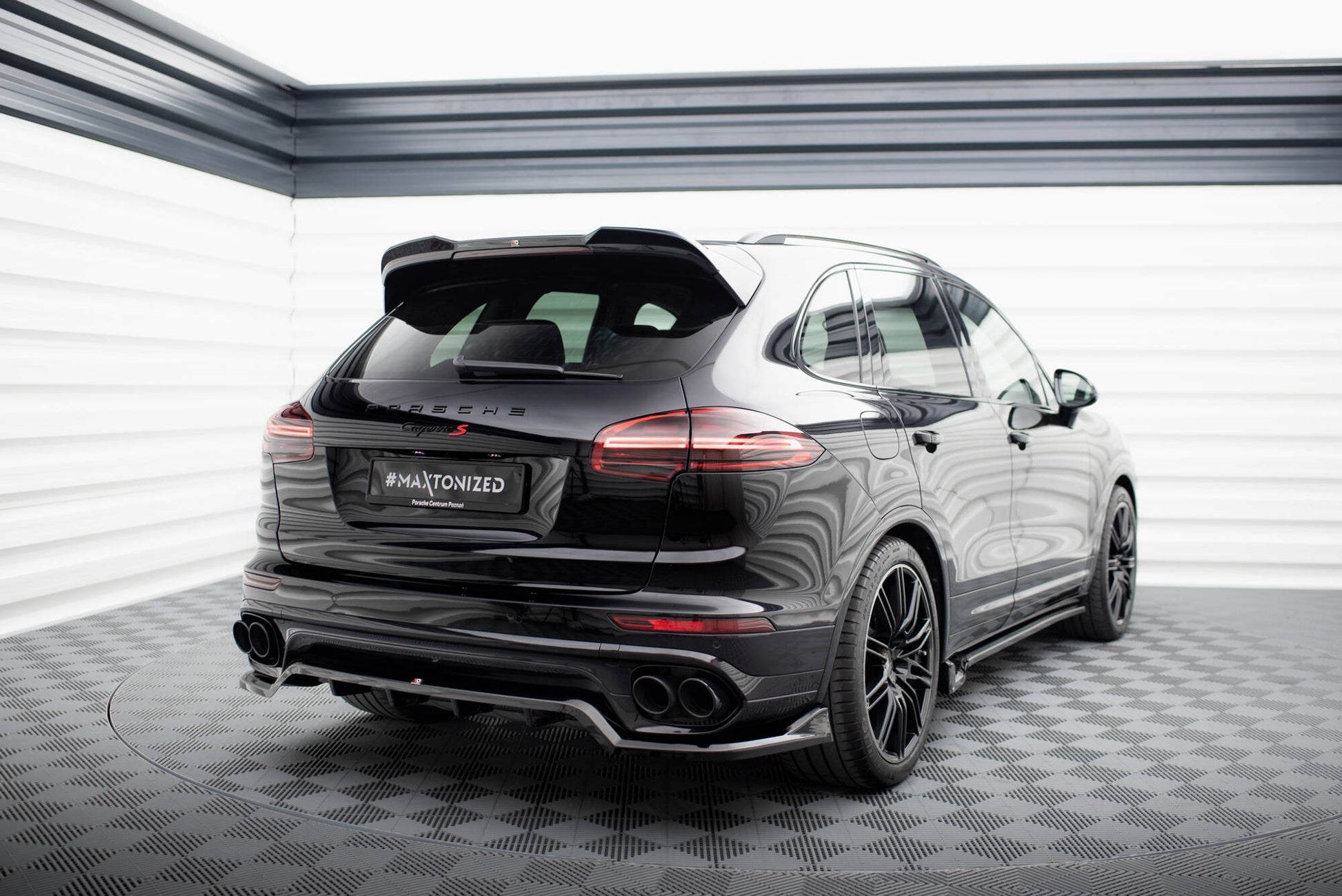 Maxton Spoiler CAP für 3D Porsche Cayenne Mk2 Facelift schwarz Hochglanz