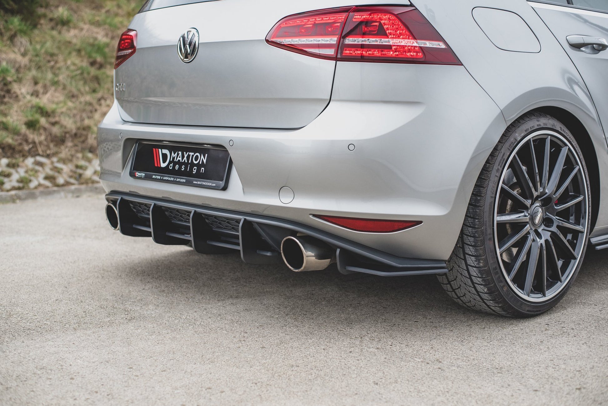Maxton Robuste Racing Heckschürze V.1 für VW Golf 7 GTI