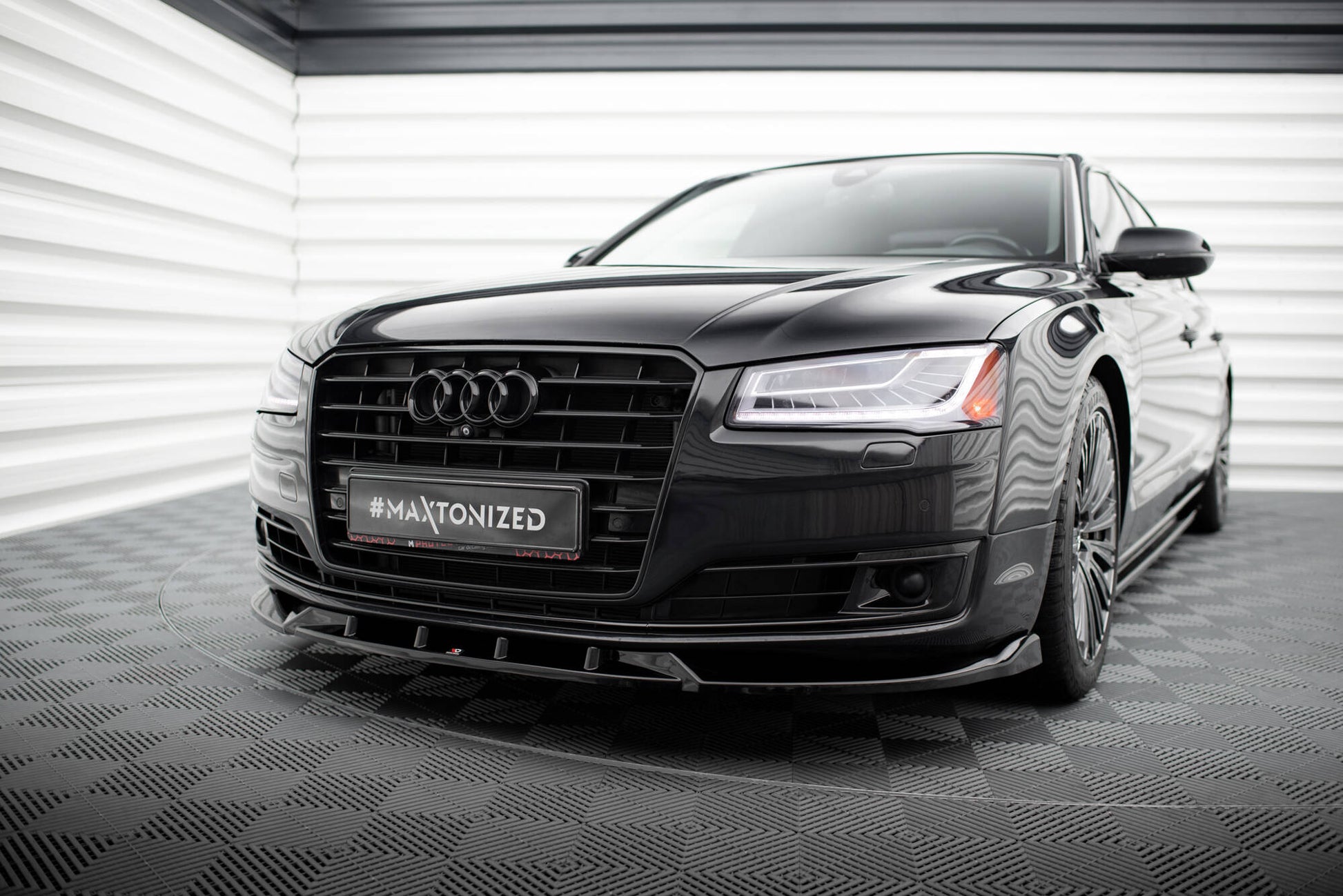 Maxton Front Ansatz für Audi A8 D4 Facelift schwarz Hochglanz
