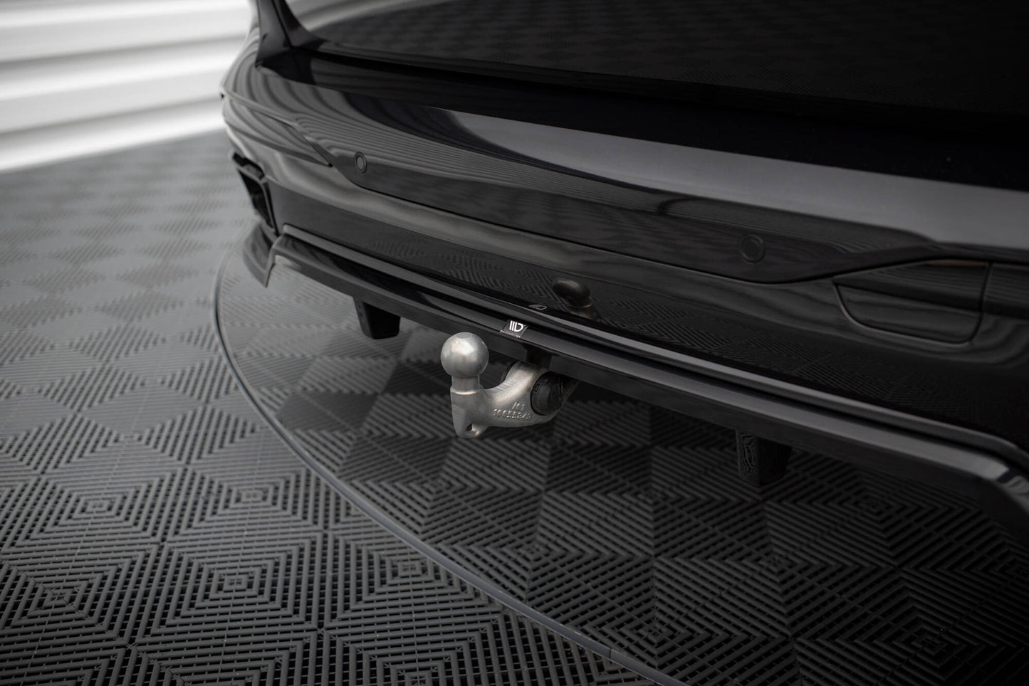 Maxton Mittlerer Diffusor Heck Ansatz DTM Look für BMW X7 M-Paket G07 Facelift schwarz Hochglanz