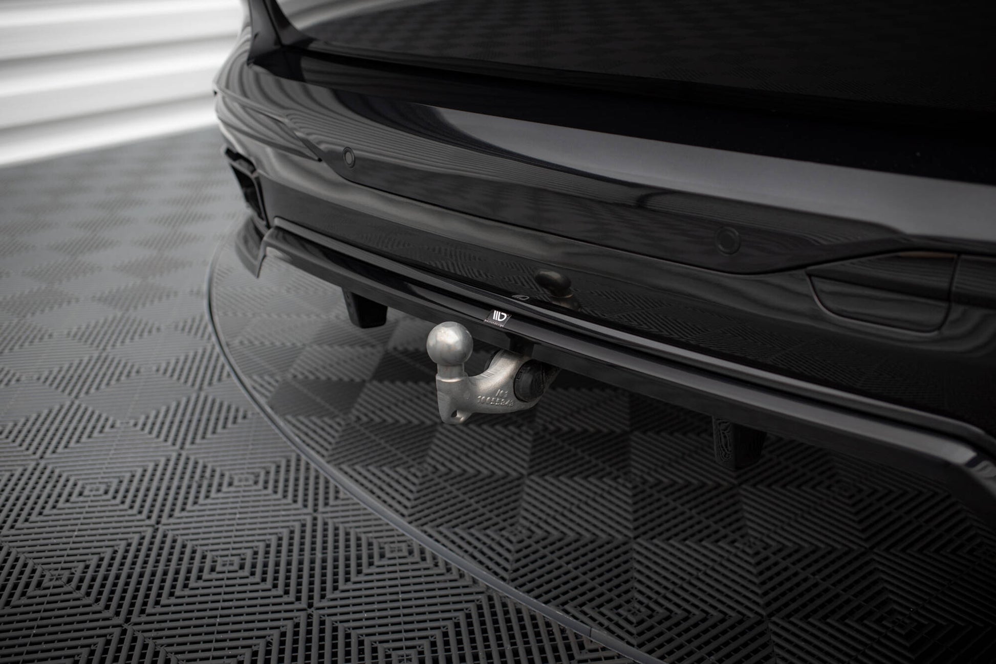 Maxton Mittlerer Diffusor Heck Ansatz DTM Look für BMW X7 M-Paket G07 Facelift schwarz Hochglanz