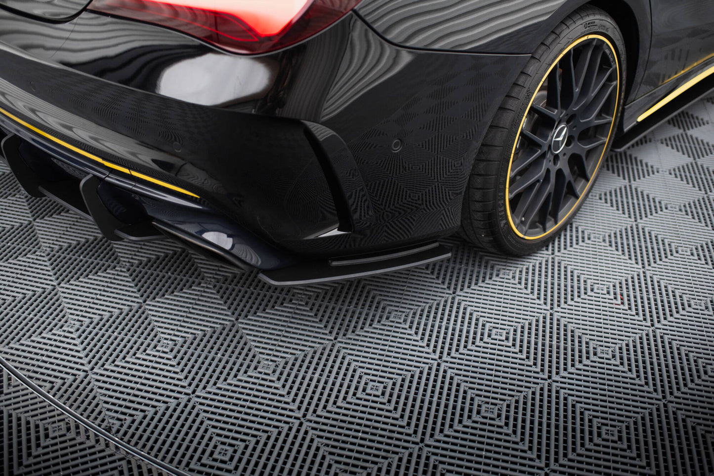 Maxton Street Pro Heck Ansatz Flaps Diffusor für Mercedes-AMG CLA 45 C117 Facelift