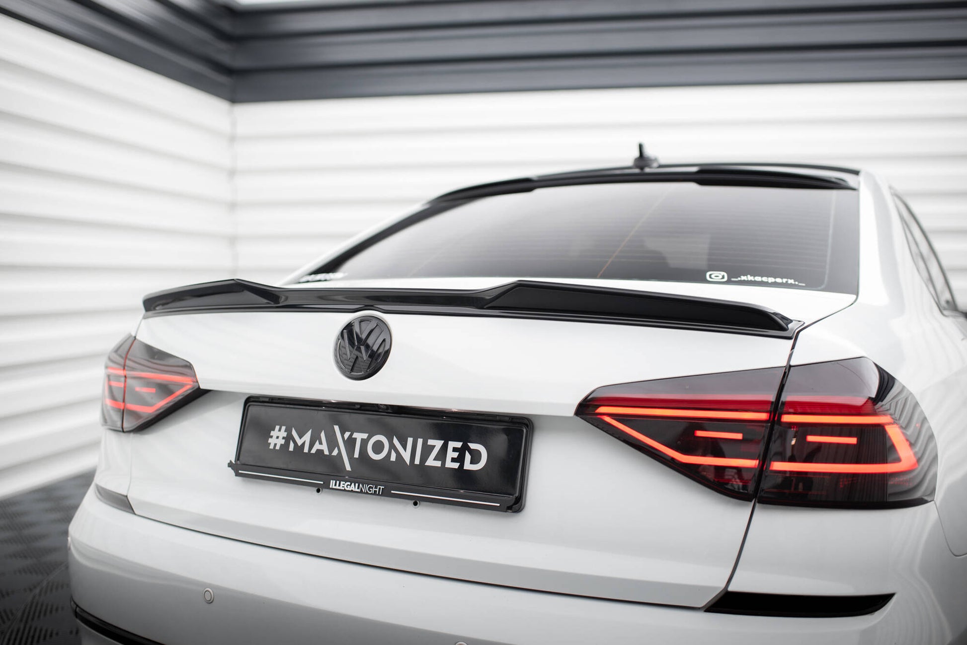 Maxton Spoiler CAP für 3D Volkswagen Passat GT B8 Facelift USA schwarz Hochglanz