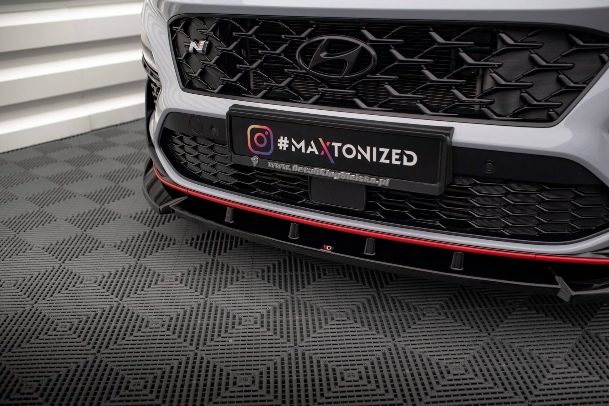 Maxton Front Ansatz V.2 für Hyundai Kona N Mk1 schwarz Hochglanz