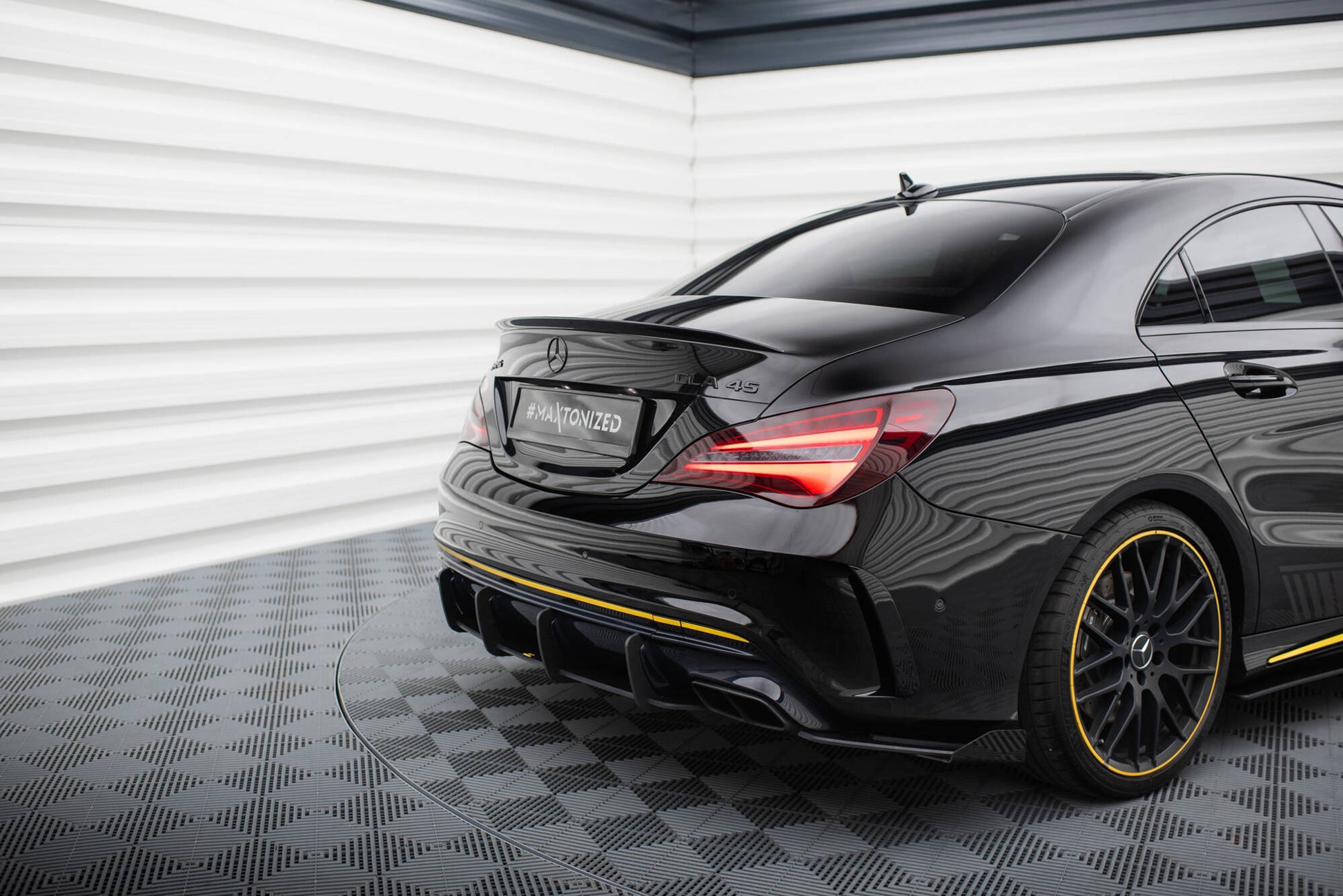 Maxton Street Pro Heckschürze für Mercedes-AMG CLA 45 C117 Facelift