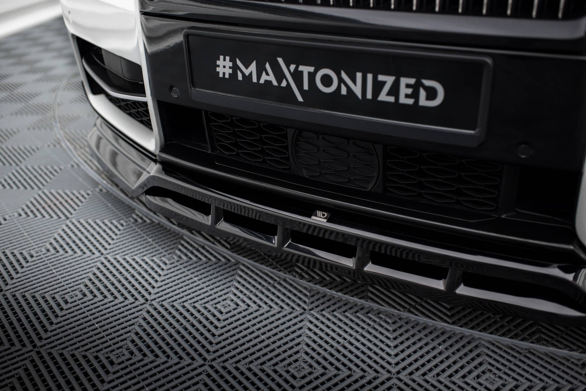 Maxton Front Ansatz für Rolls Royce Cullinan schwarz Hochglanz