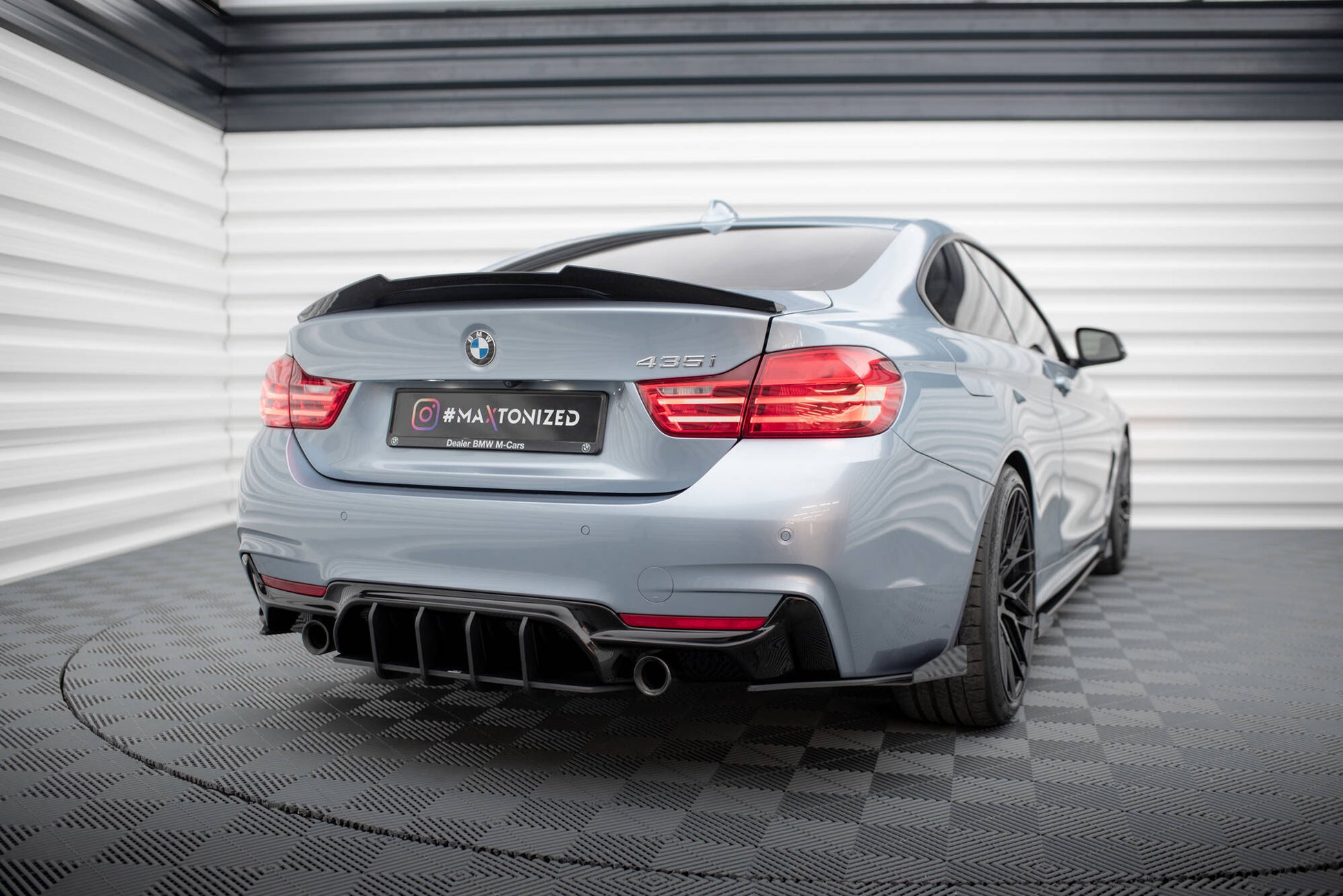 Maxton Hintere Seiten Flaps für BMW 4er35i Coupe M-Paket F32 schwarz Hochglanz