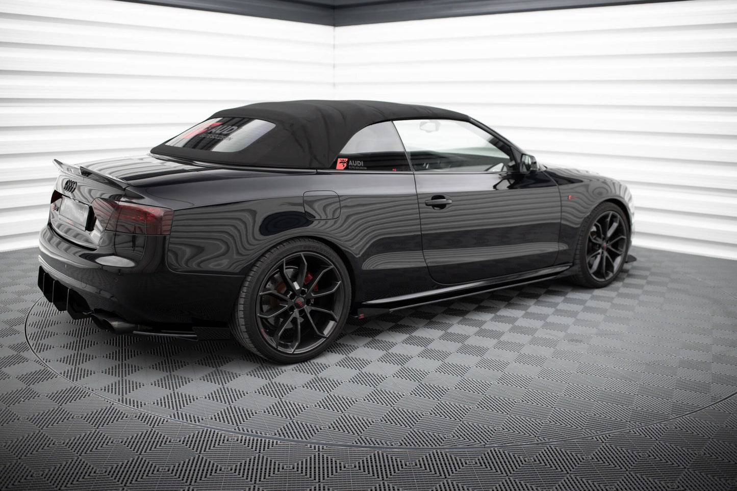 Maxton Side Flaps Audi A5 / A5 S-Line / S5 Coupe / Cabrio 8T / 8T Facelift schwarz Hochglanz