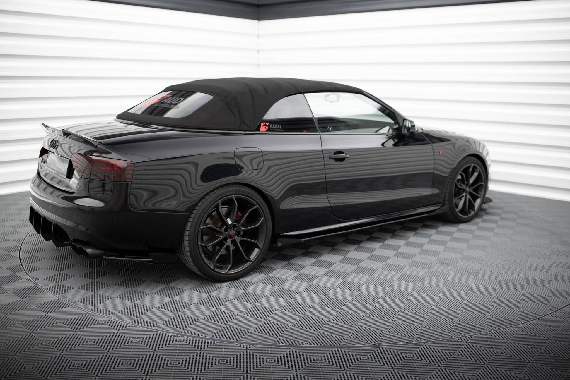 Maxton Side Flaps Audi A5 / A5 S-Line / S5 Coupe / Cabrio 8T / 8T Facelift schwarz Hochglanz