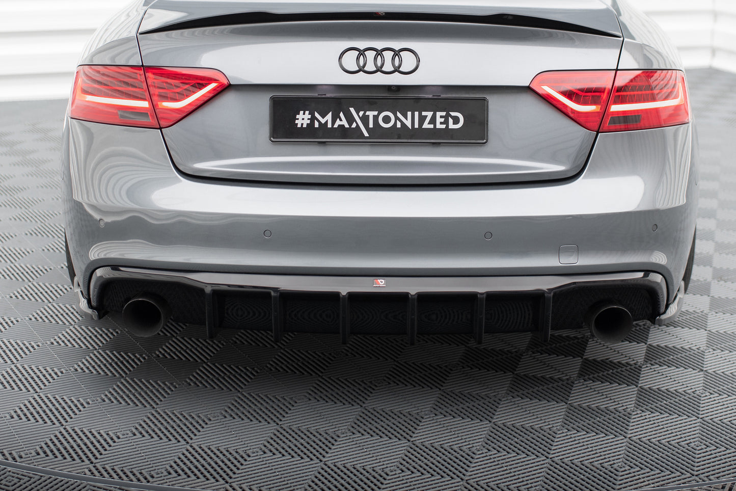 Maxton Diffusor Heck Ansatz für Audi A5 S-Line Coupe / Sportback 8T Facelift (Version mit Einzelauspuff auf beiden Seiten)