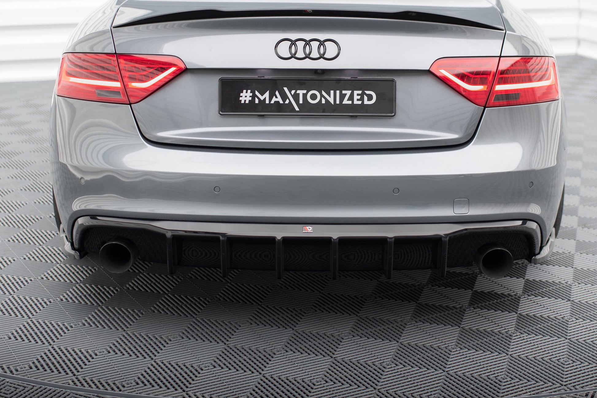 Maxton Diffusor Heck Ansatz für Audi A5 S-Line Coupe / Sportback 8T Facelift (Version mit Einzelauspuff auf beiden Seiten)
