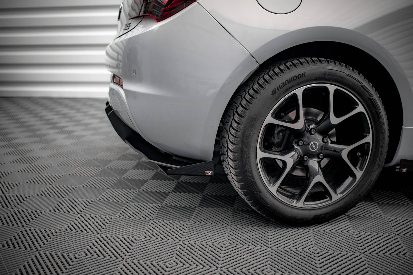 Maxton Robuste Racing Diffusor Heck Ansatz +Flaps für Opel Astra GTC OPC-Line J schwarz Hochglanz