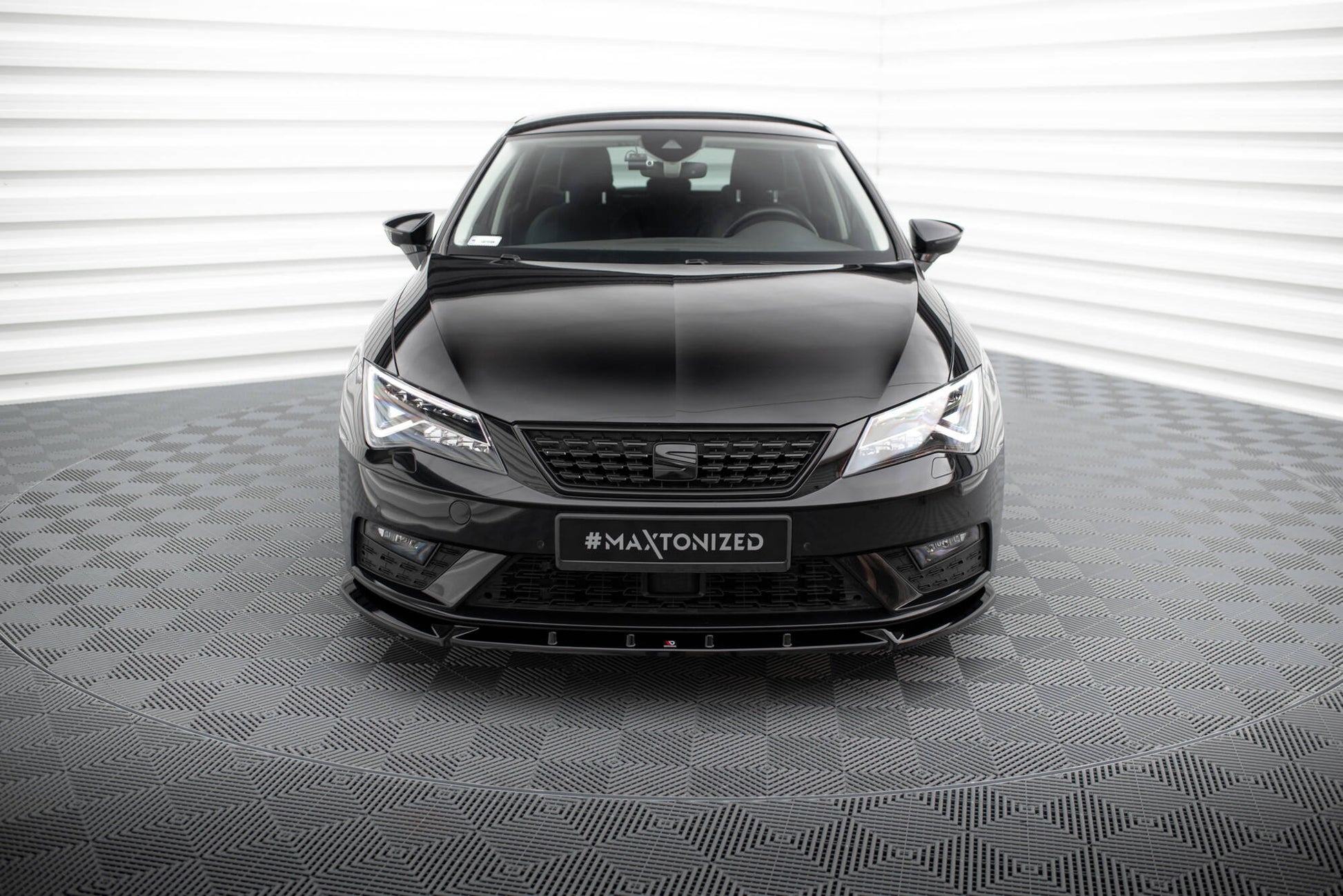 Maxton Front Ansatz V.1 für Seat Leon Mk3 Facelift schwarz Hochglanz