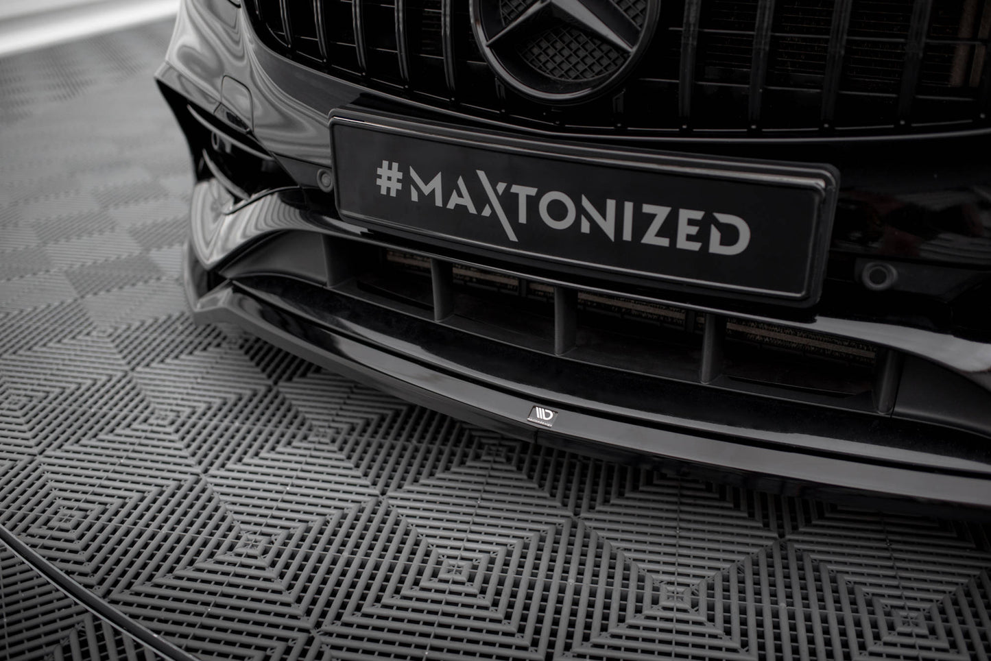 Maxton Front Ansatz V.1 für Mercedes-Benz A AMG-Line W176 Facelift schwarz Hochglanz