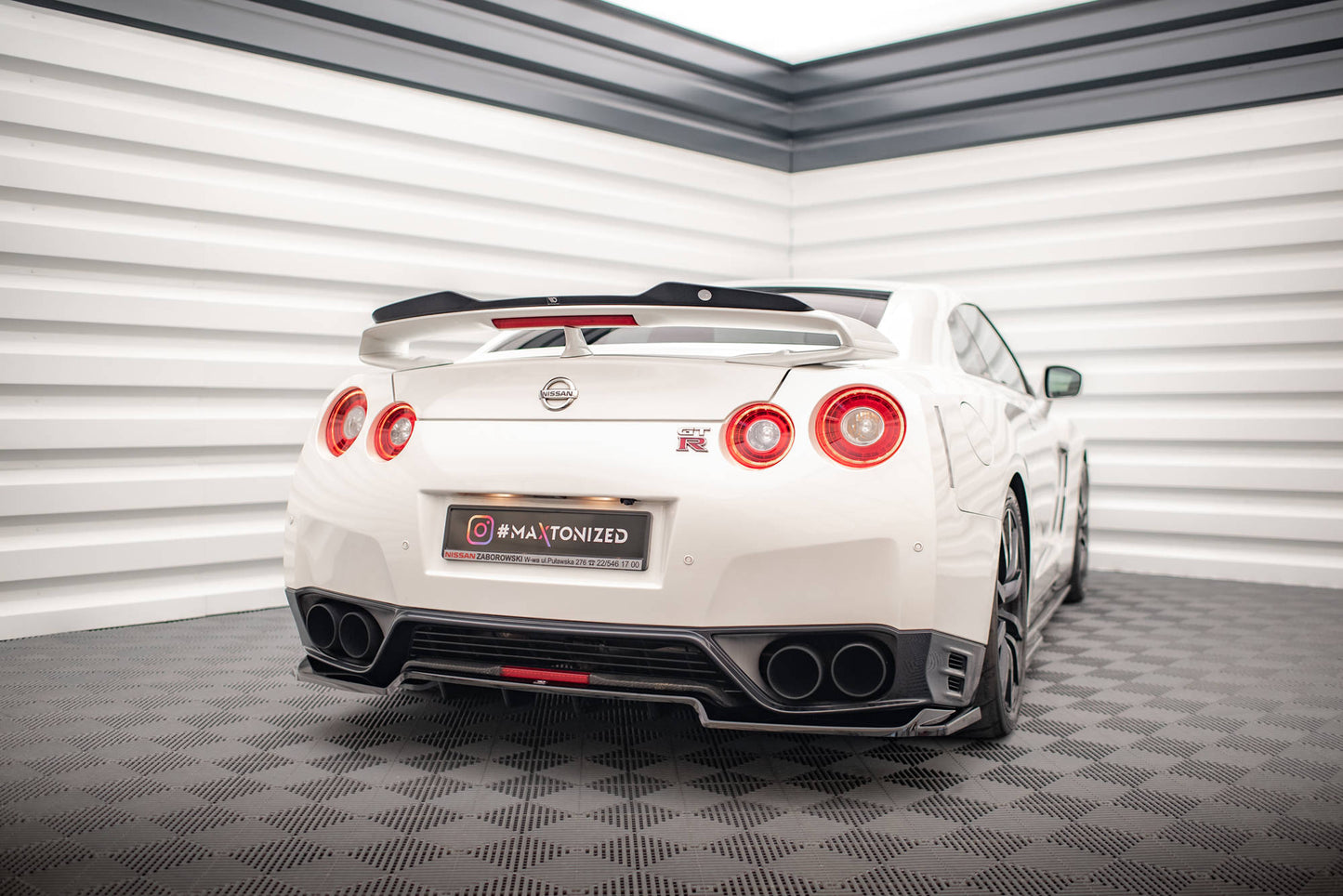 Maxton Spoiler CAP für Nissan GTR R35 Facelift schwarz Hochglanz