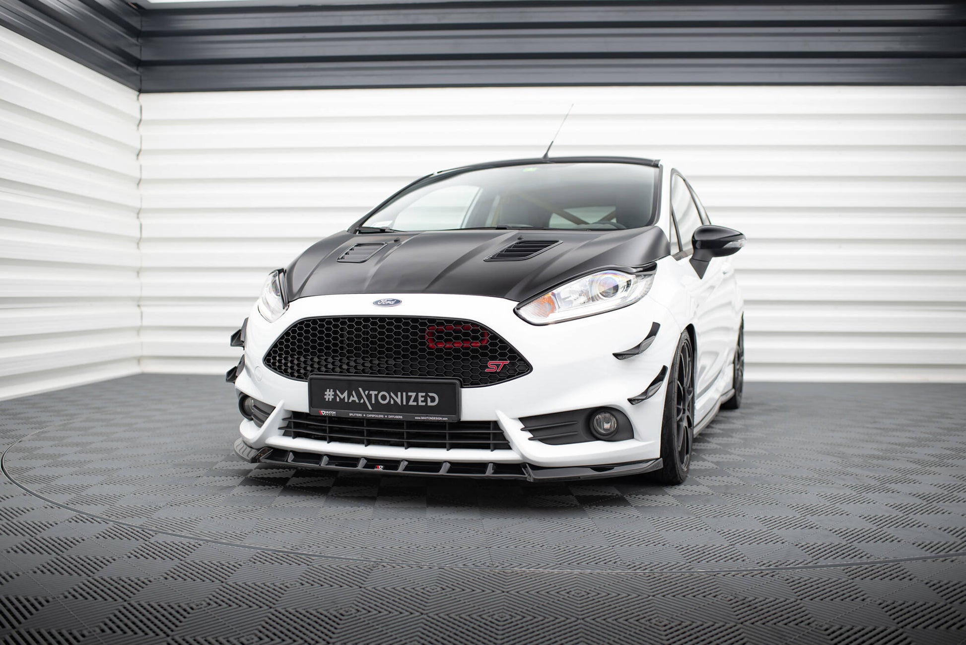 Maxton Front Ansatz V.6 für Ford Fiesta ST Mk7 Facelift schwarz Hochglanz