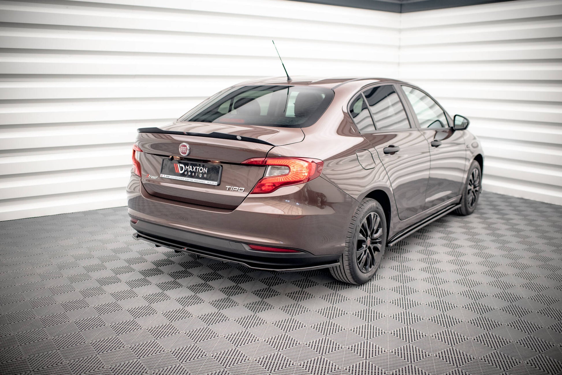 Maxton Spoiler CAP für Fiat Tipo S Limousine Mk1 schwarz Hochglanz