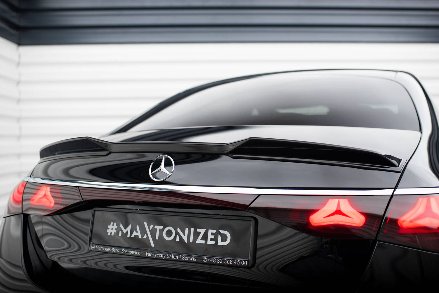 Maxton Spoiler CAP für 3D Mercedes-Benz E Limousine AMG-Line W214 schwarz Hochglanz