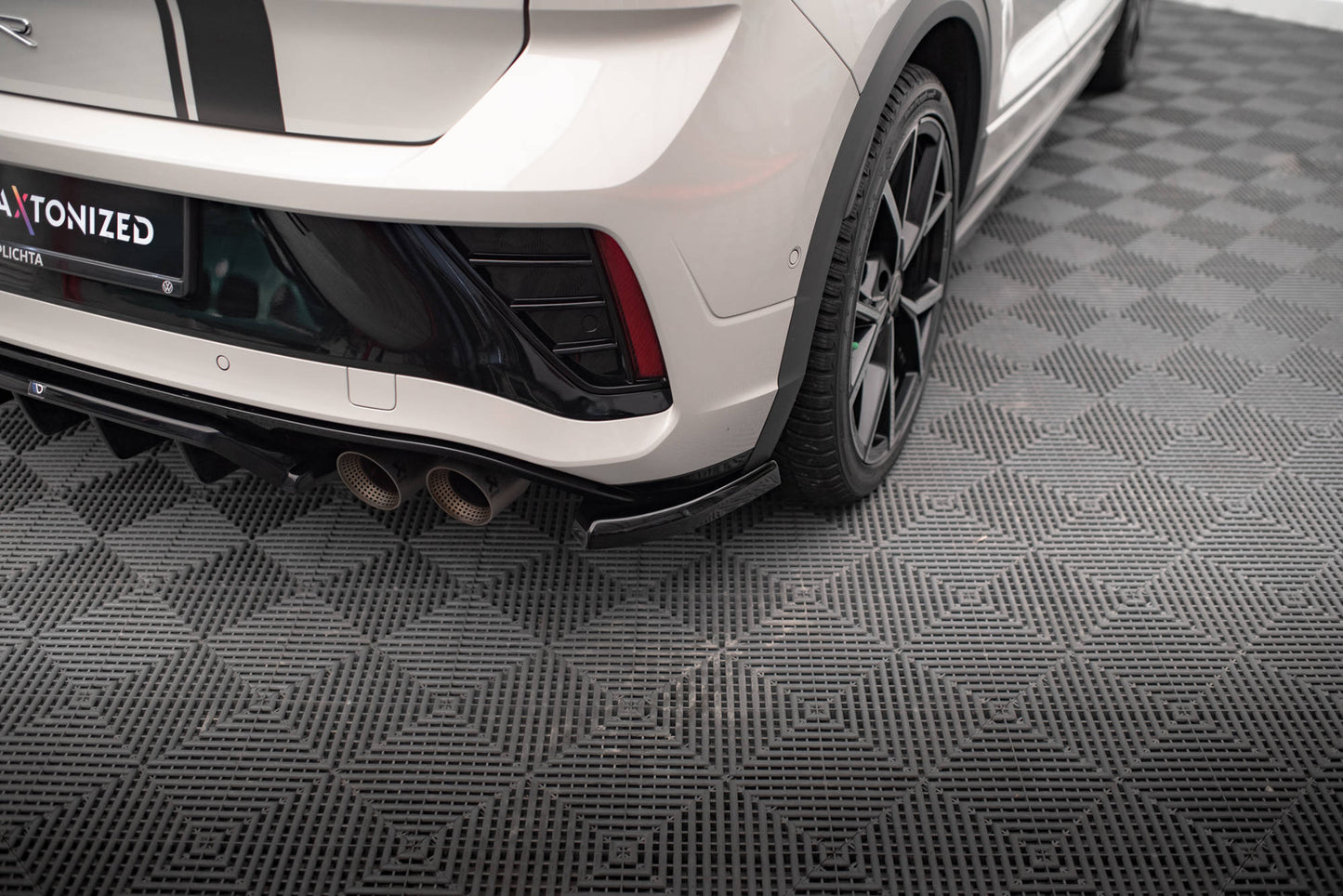 Maxton Heck Ansatz Flaps Diffusor für Volkswagen T-Roc R / R-Line Mk1 Facelift schwarz Hochglanz