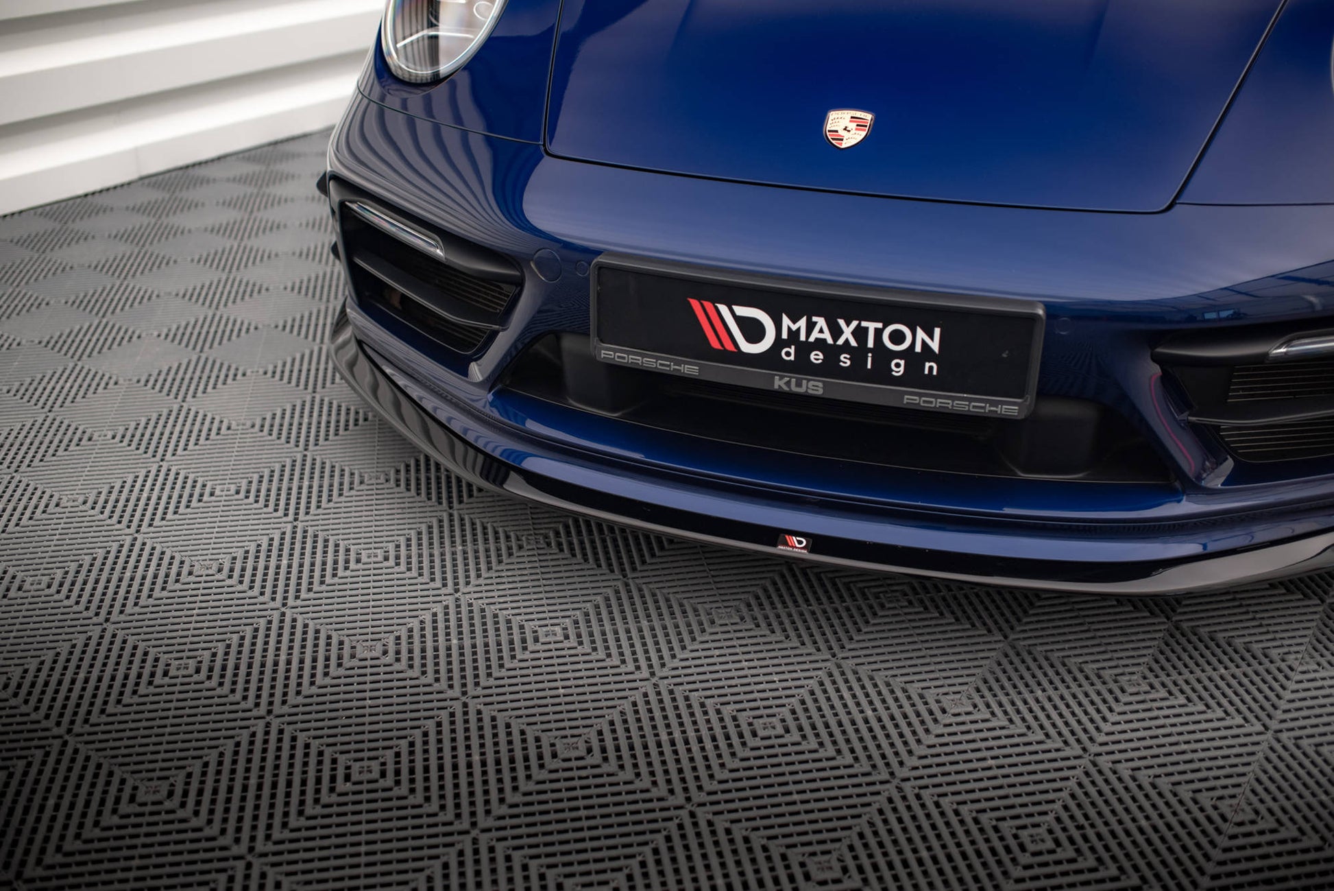 Maxton Front Ansatz V.2 für Porsche 911 Carrera Aero / Carrera GTS 992 schwarz Hochglanz