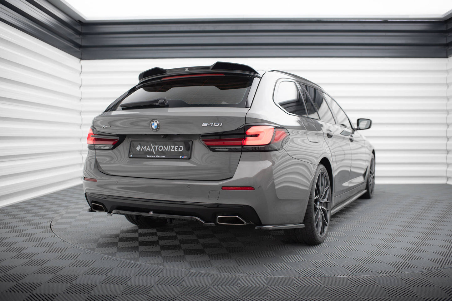 Maxton Heck Ansatz Flaps Diffusor für BMW 5er G30 / G31 Facelift schwarz Hochglanz