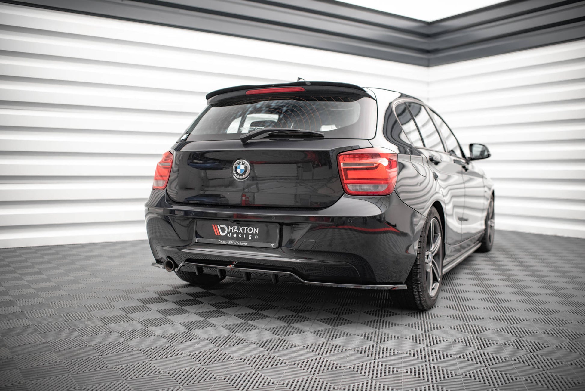 Maxton Mittlerer Diffusor Heck Ansatz DTM Look für BMW 1er F20 schwarz matt