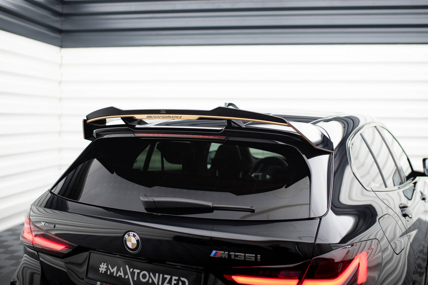 Maxton Spoiler CAP für BMW M135i M-Performance F40 schwarz Hochglanz