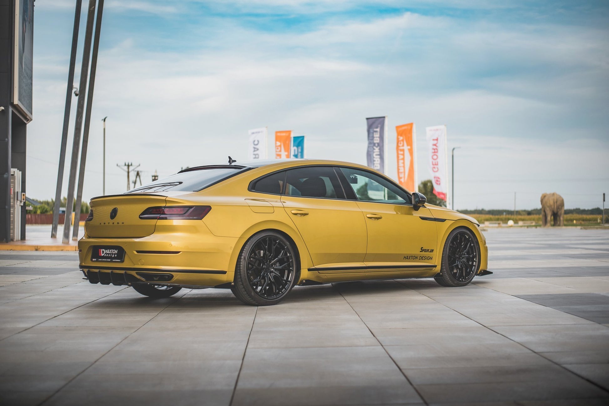 Maxton Robuste Racing Diffusor Heck Ansatz +Flaps für Volkswagen Arteon R-Line schwarz Hochglanz