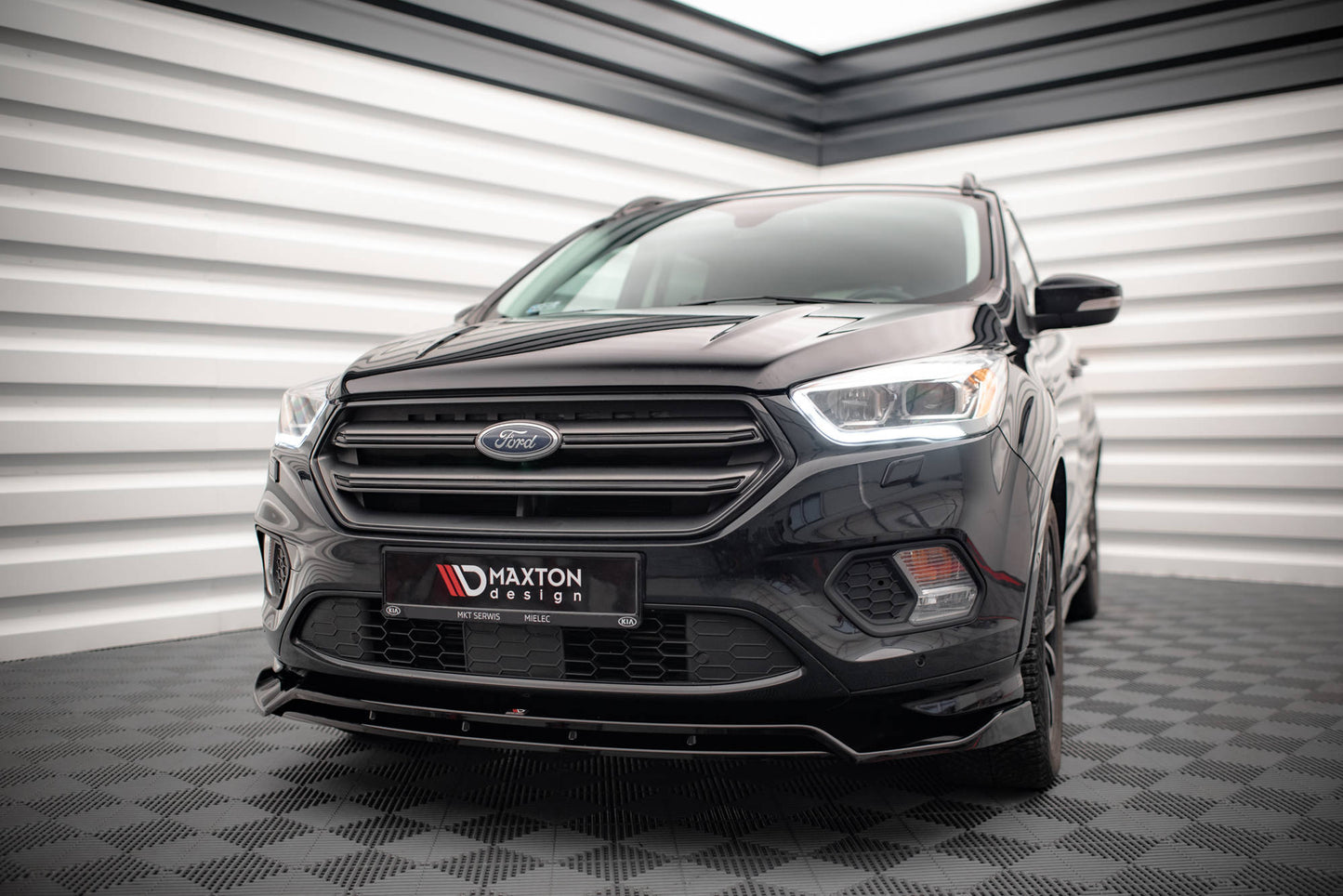 Maxton Front Ansatz V.1 für Ford Escape ST-Line Mk3 schwarz Hochglanz