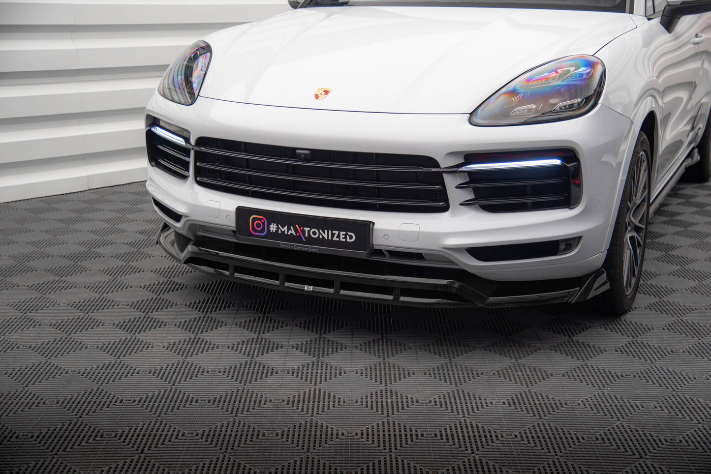 Maxton Front Ansatz für Porsche Cayenne Coupe Mk3 schwarz Hochglanz