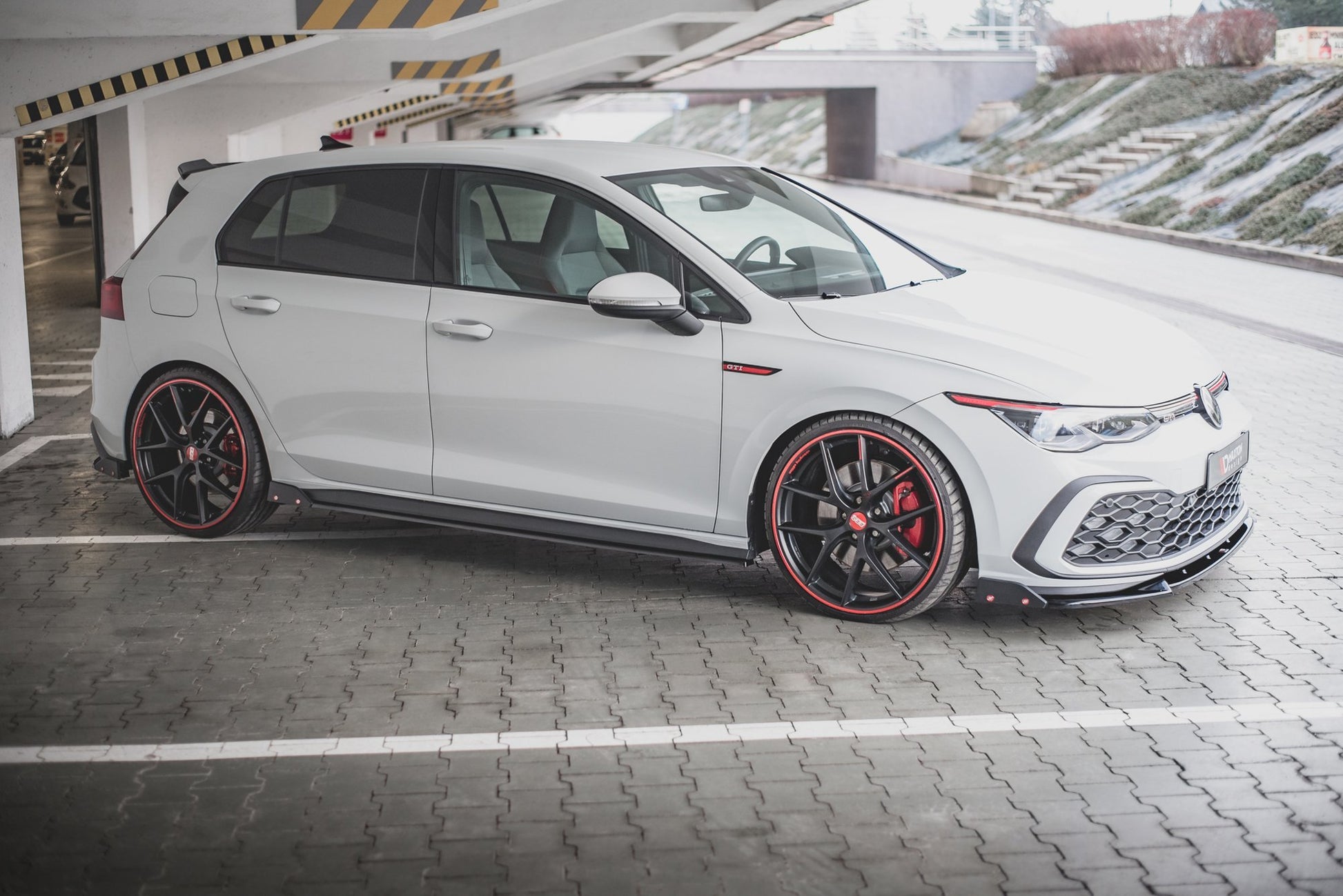 Maxton Seitenschweller Ansatz für V.2 für + Flaps Volkswagen Golf GTI / GTE / GTI Clubsport / R-Line Mk8