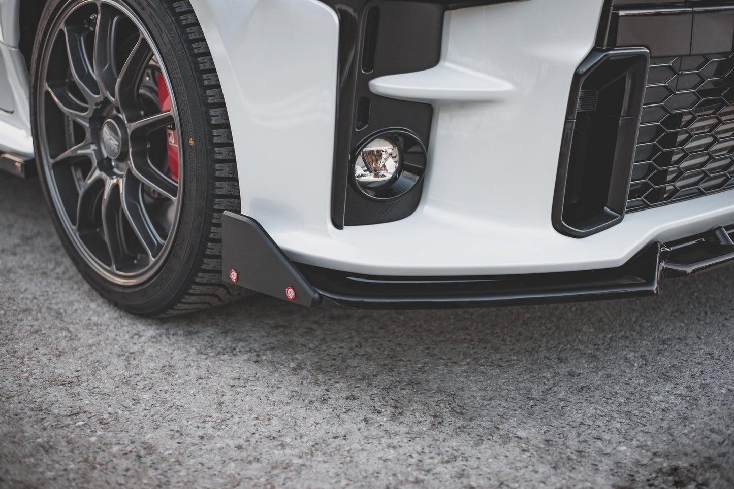Maxton Front Ansatz V.2 +Flaps für Toyota GR Yaris Mk4