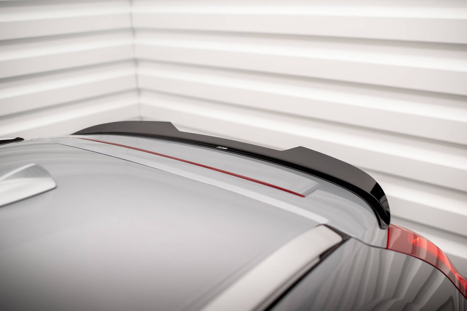 Maxton Spoiler CAP für Volvo XC60 R-Design Mk1 Facelift schwarz Hochglanz