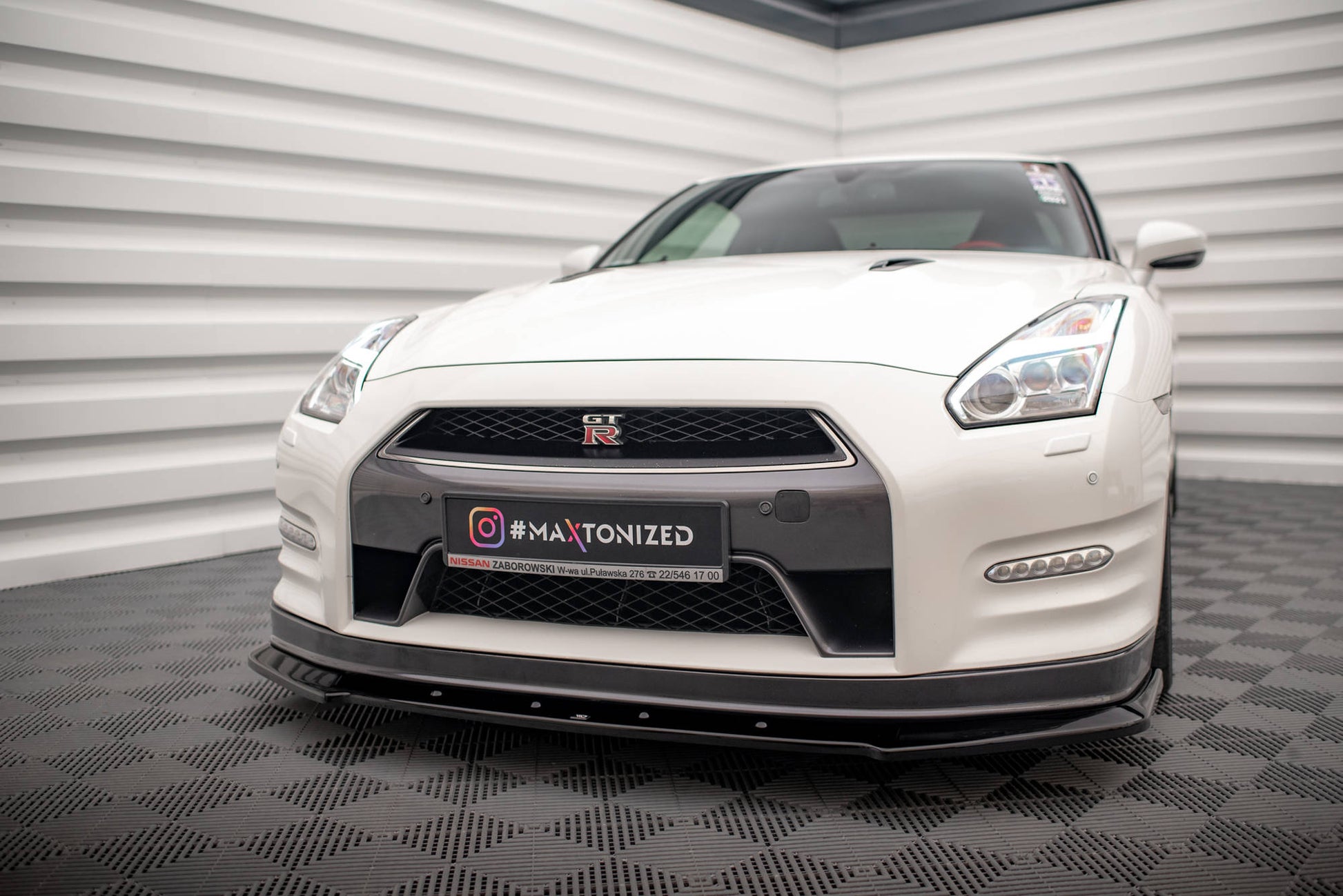 Maxton Front Ansatz für Nissan GTR R35 Facelift schwarz Hochglanz