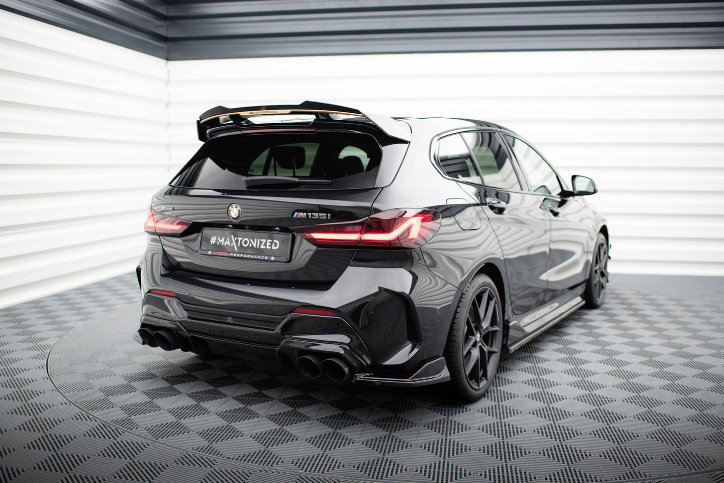 Maxton Spoiler CAP für BMW M135i M-Performance F40 schwarz Hochglanz