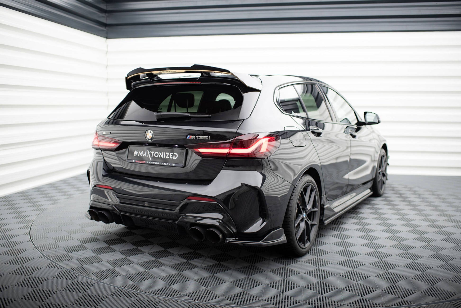 Maxton Spoiler CAP für BMW M135i M-Performance F40 schwarz Hochglanz