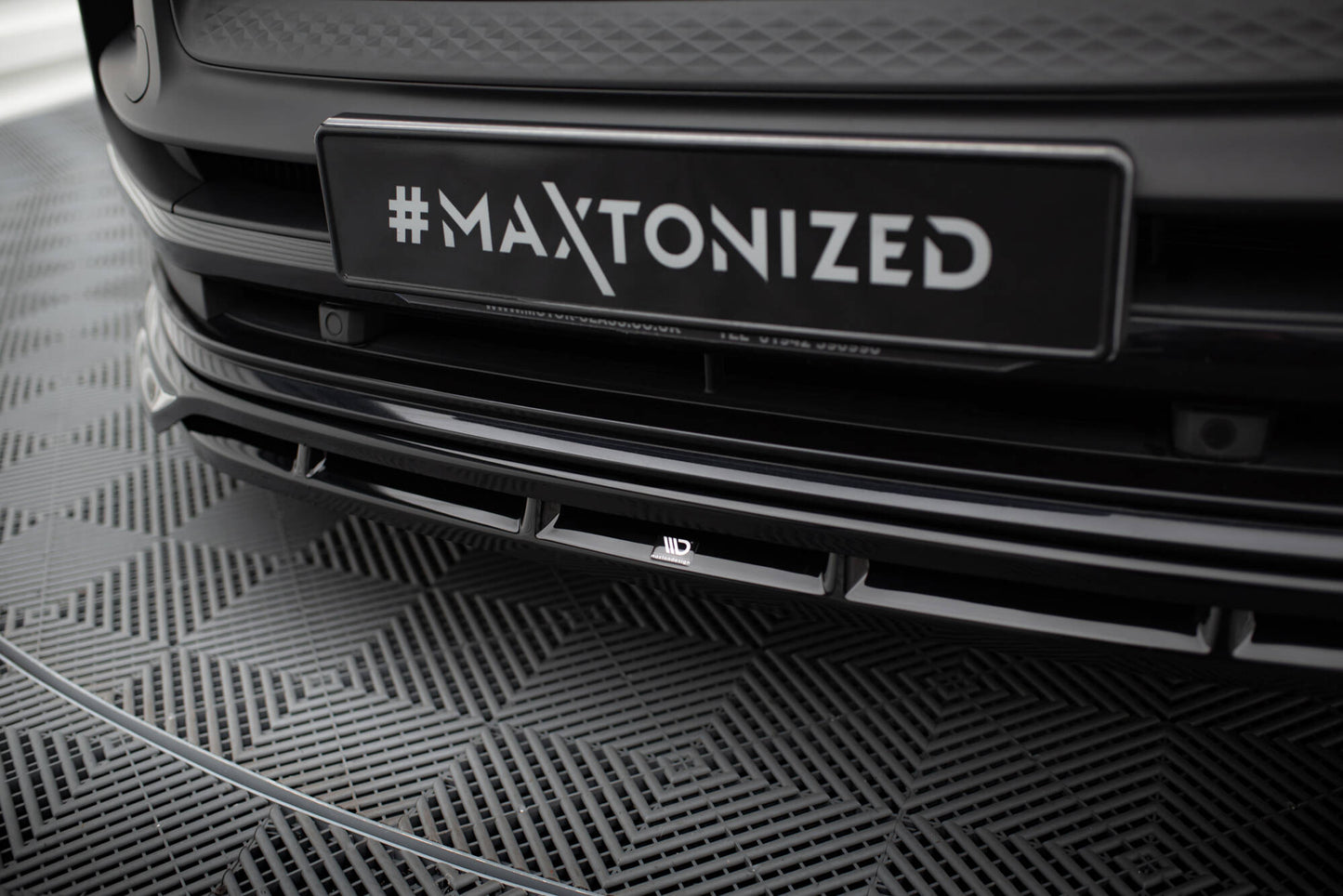 Maxton Front Ansatz für Porsche Macan GTS Mk1 Facelift 2 schwarz Hochglanz