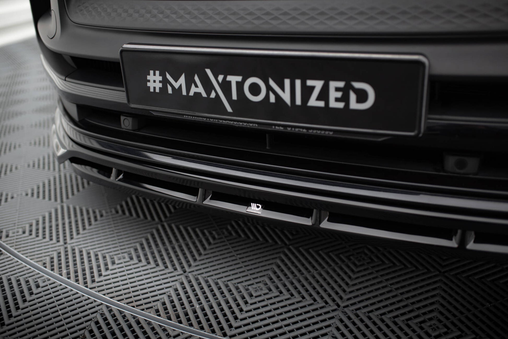 Maxton Front Ansatz für Porsche Macan GTS Mk1 Facelift 2 schwarz Hochglanz