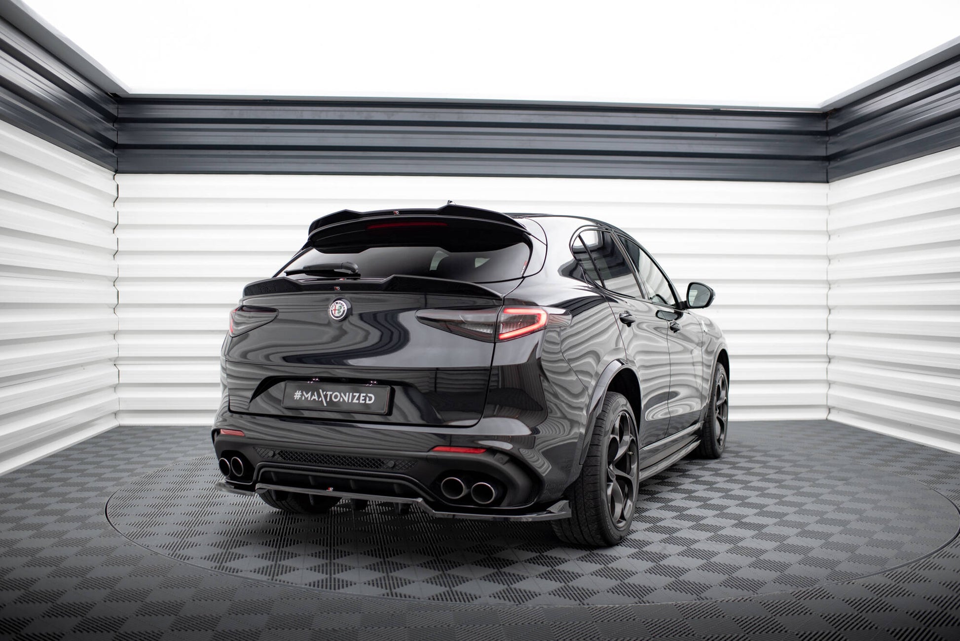 Maxton Niedriger Spoiler CAP für 3D Alfa Romeo Stelvio Quadrifoglio Mk1 schwarz Hochglanz
