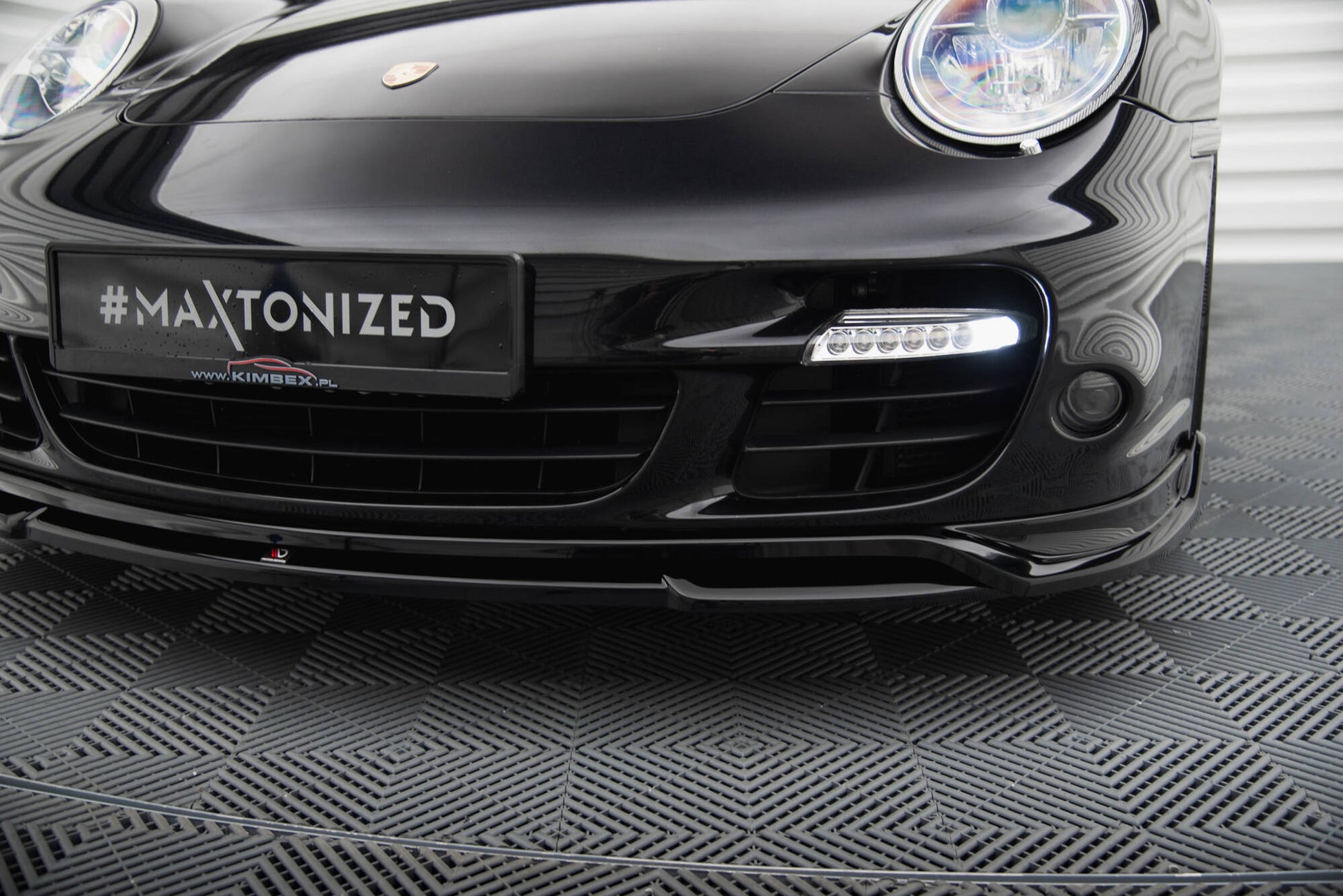 Maxton Front Ansatz für Porsche 911 Turbo 997 schwarz Hochglanz