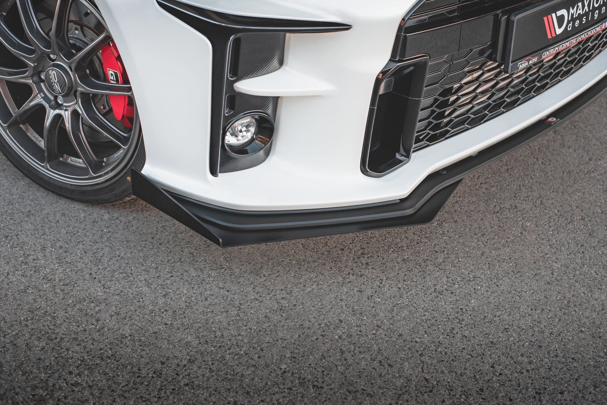 Maxton Robuste Racing Front Ansatz für passend +Flaps für Toyota GR Yaris Mk4 schwarz Hochglanz