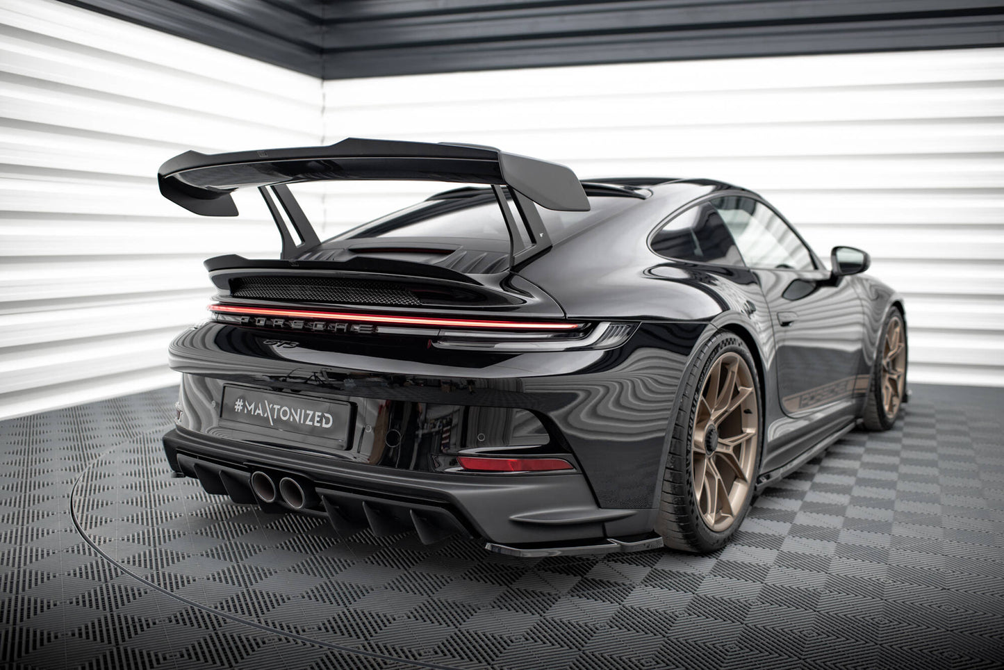 Maxton Heck Ansatz Flaps Diffusor für Porsche 911 992 GT3 schwarz Hochglanz