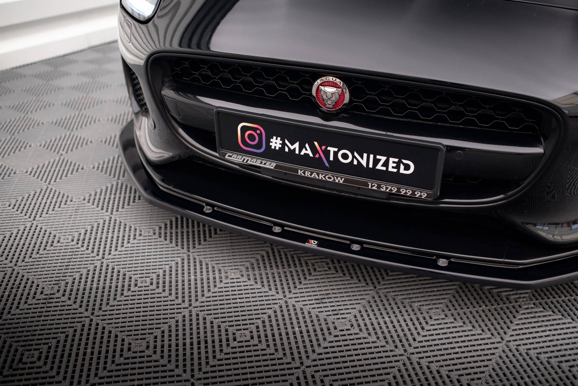 Maxton Front Ansatz V.1 für Jaguar F-Type Mk1 Facelift schwarz Hochglanz