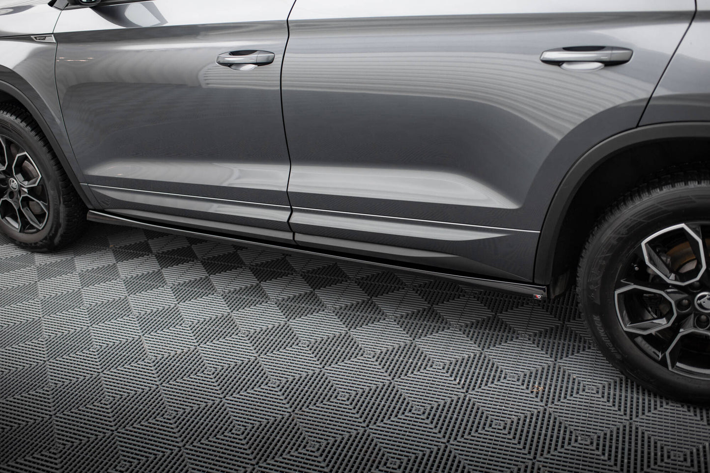 Maxton Seitenschweller Ansatz für Skoda Kodiaq Sportline Mk1 Facelift schwarz Hochglanz